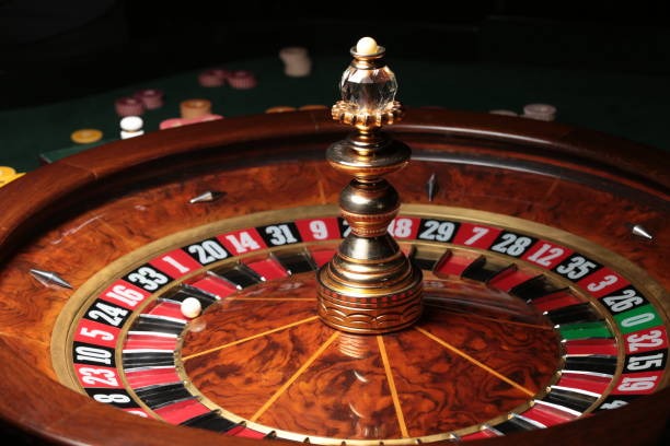 Live Qiu Qiu table interface showing tiles and player hands